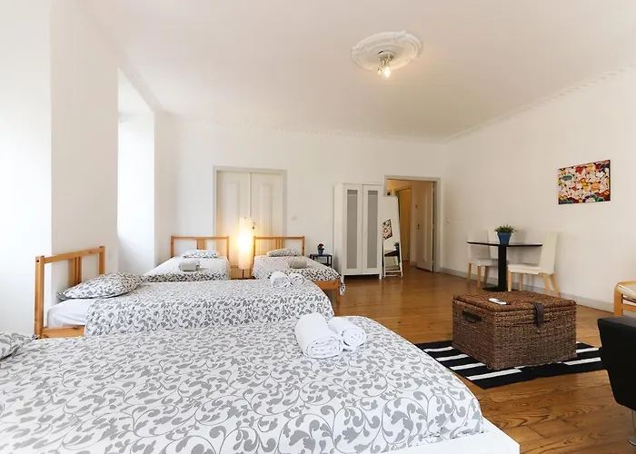 실버 플라워 - 플랫 인 센터 게스트하우스 3*