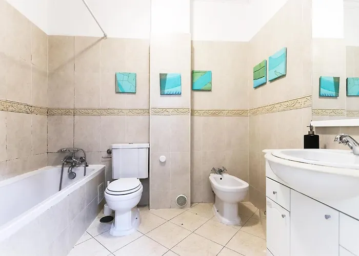 Pensión Silver Flower - Flat In Center