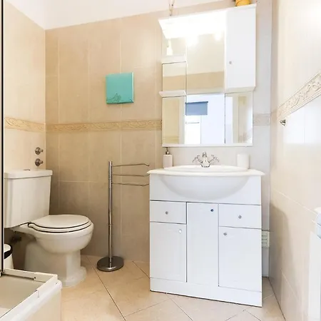 Silver Flower - Flat In Center Konukevi 3*