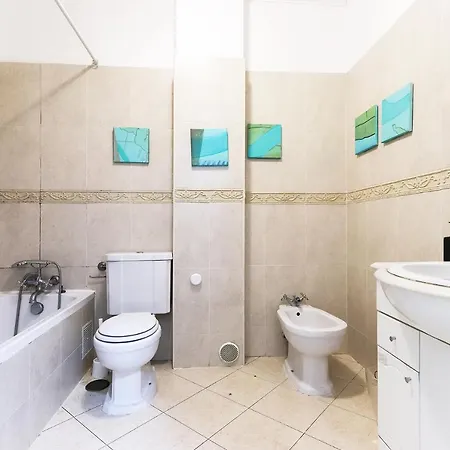 Konukevi Silver Flower - Flat In Center